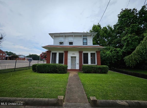 1711 Cherry Street, Vicksburg, MS 39180