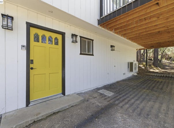 12017 Hillhurst Cir, Groveland, CA 95321