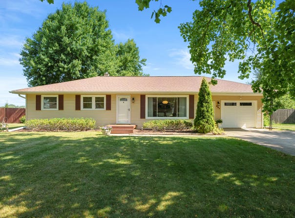 207 Larkspur Avenue, Portage, MI 49002