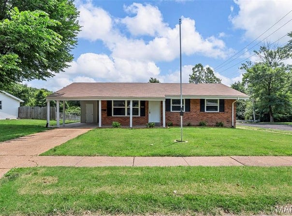 190 Patterson Lane, Florissant, MO 63031