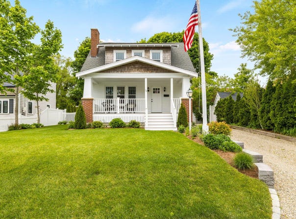 12 Dartmouth Street, Hyannis, MA 02601