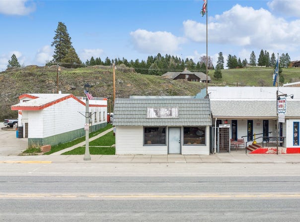 116 Dewey Avenue, Eureka, MT 59917