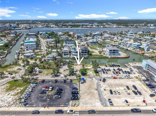 1339 Santos Road, Fort Myers Beach, FL 33931