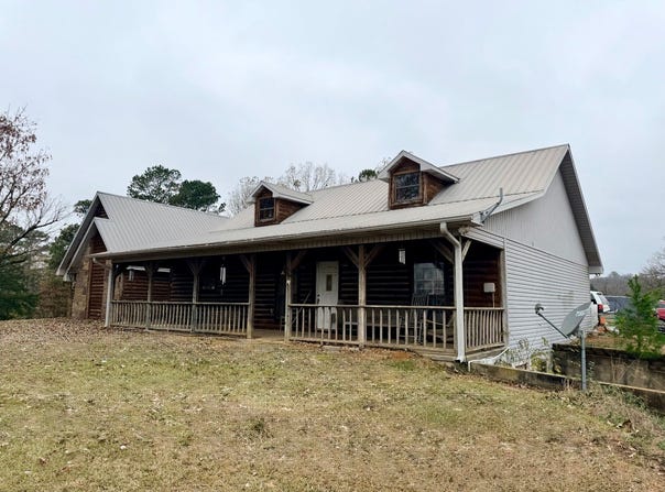 374  Avon Road, DeQueen, AR 71832