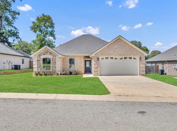 109 Hay Meadow Drive, Winona, TX 75792