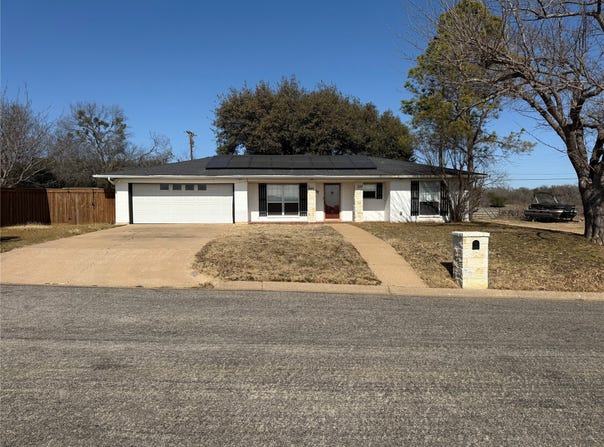 2817 NE 11th Street, Mineral Wells, TX 76067