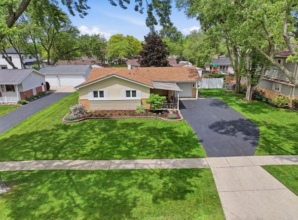 540 Milan Lane, Hoffman Estates, IL 60169