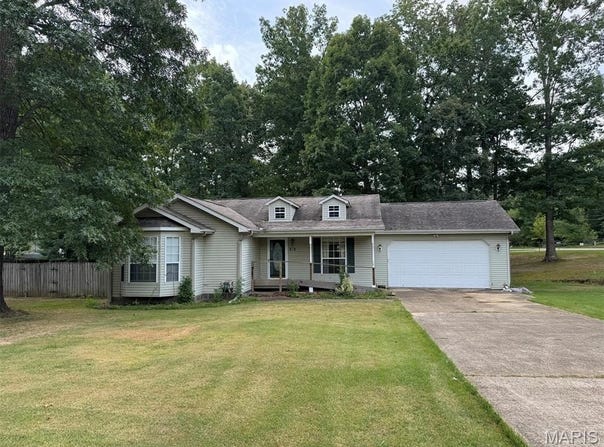 6501 Pinecrest Drive, Poplar Bluff, MO 63901
