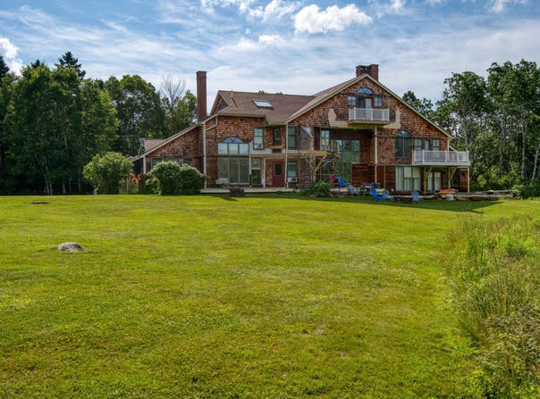 39 Sunset Lane, Rangeley, ME 04970