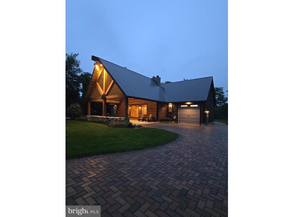 110 QUEEN STREET, BIGLERVILLE, PA 17307
