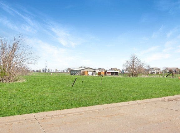 112 Fox Run Court, Leroy, IL 61752