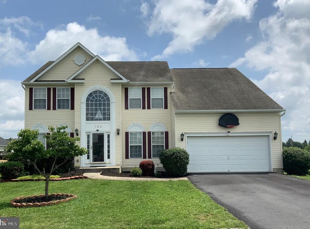 124 CHANDLERS GLEN DRIVE, BUNKER HILL, WV 25413