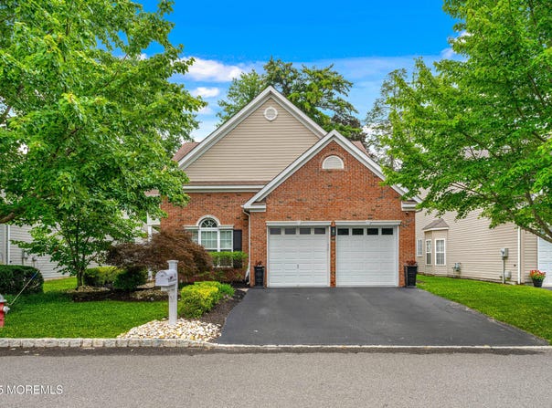 6 George Helme Drive, Helmetta, NJ 08828