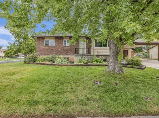 1022 N 3200 W, West Point, UT 84015