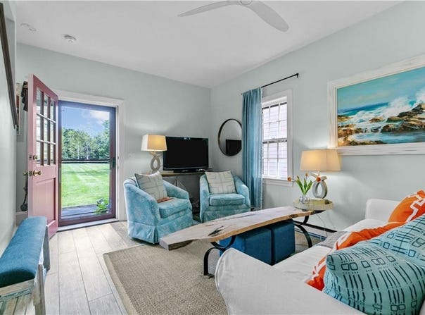 97 Narragansett Avenue, Newport, RI 02840