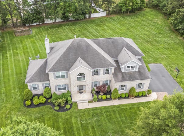 1004 Antoinette Drive, Monroe, NJ 08831