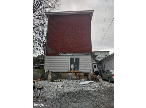 527 MAIN STREET, LYKENS, PA 17048