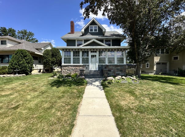 616 Dakota Ave S, Huron, SD 57350