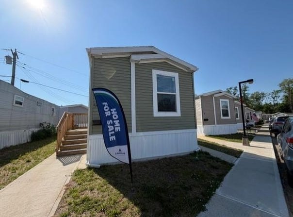 9 Ave C, Hazlet, NJ 07734