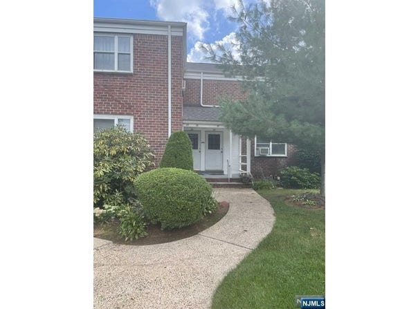400 Esplanade, Hackensack, NJ 07601