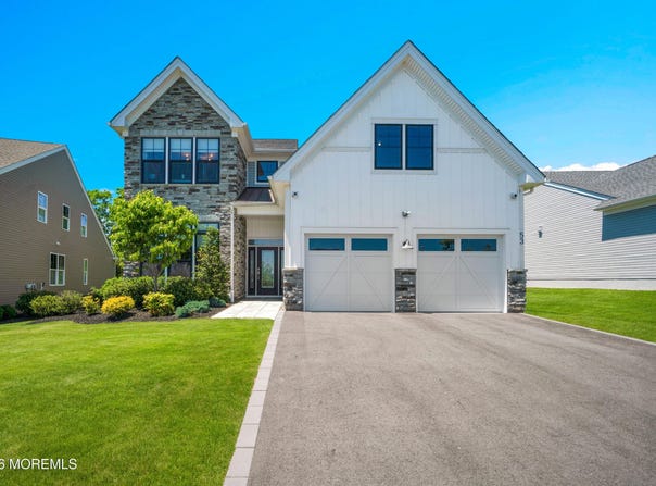 53 Sofia Drive, Manalapan, NJ 07726