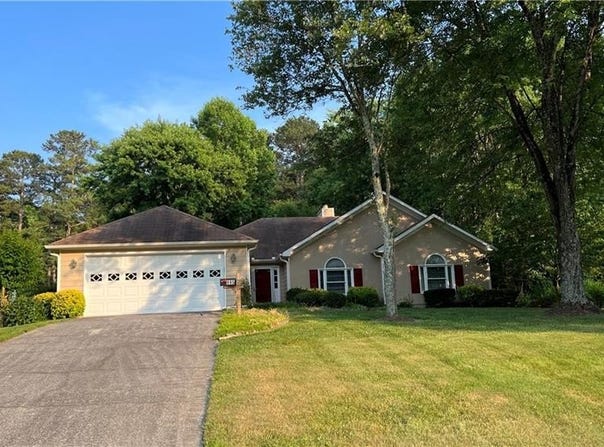 995 Old Spring Way, Sugar Hill, GA 30518