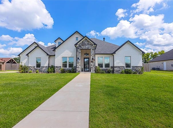 217 DEVONSHIRE, Mount Pleasant, TX 75455