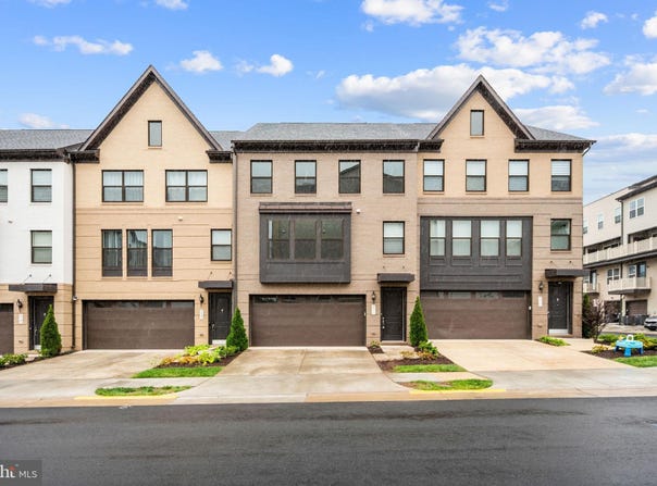 4911 LONGMIRE Way, CHANTILLY, VA 20151
