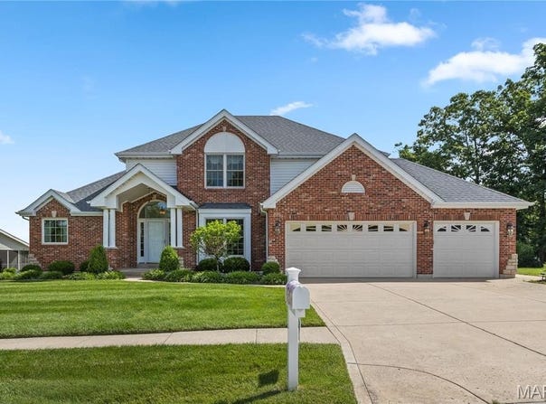 33 Bear Creek Drive, Wentzville, MO 63385