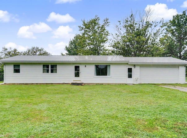 813 S Prairie Street, Russell, IA 50238