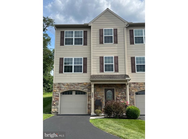 280 FIELDSTONE COURT, NEW CUMBERLAND, PA 17070