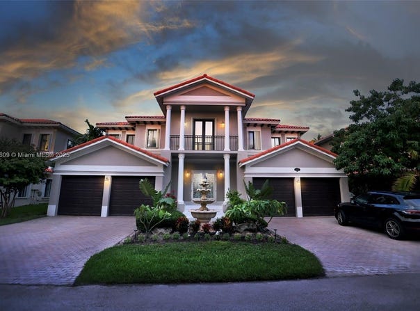 19363 SW 79th Ave, Cutler Bay, FL 33157