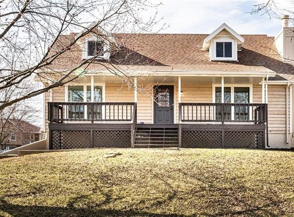 2000 Dill Drive, Lee's Summit, MO 64086