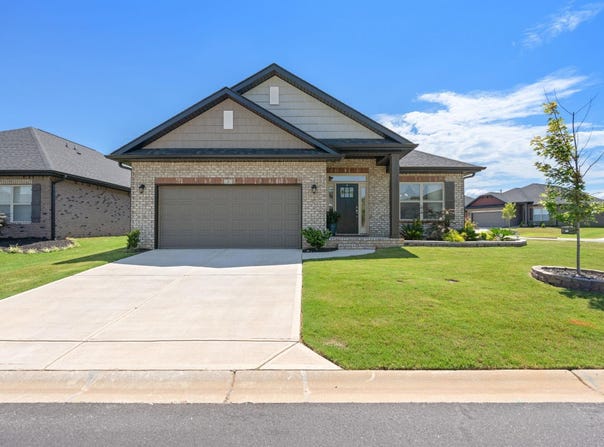 2 Woodcross Drive, Simpsonville, SC 29681