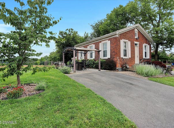 12 STATE SCHOOL Road, Selinsgrove, PA 17870