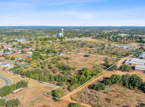 Village Ln, Llano, TX 78643