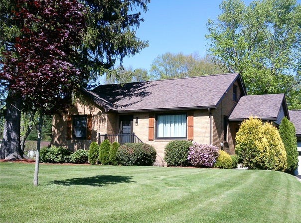 1550 Orangeville Rd, Hermitage, PA 16148