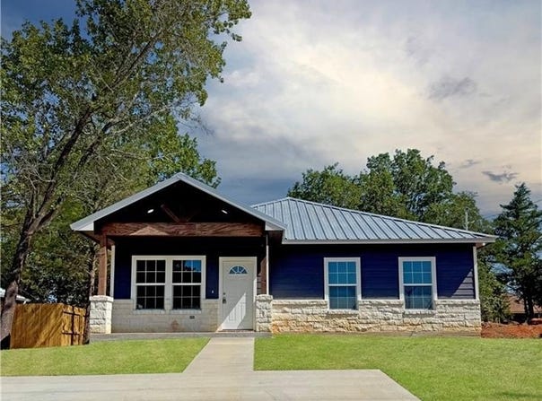 122 East Crestway Street, Hearne, TX 77859