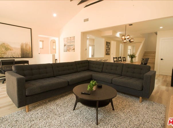9042 Phyllis Ave, West Hollywood, CA 90069