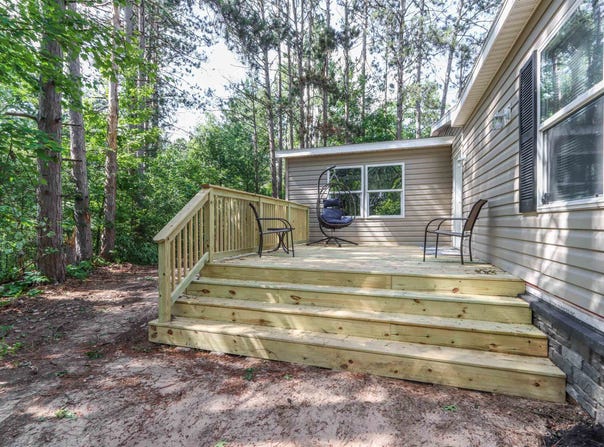 N1391 MCALLISTER Road, WAUPACA, WI 54981