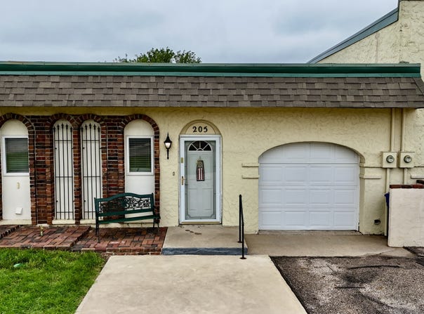 205 Castillian Blvd, Hays, KS 67601