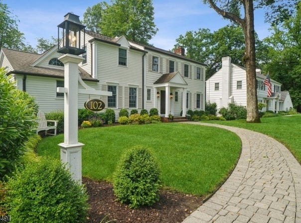 102 Huron Dr, Chatham Twp., NJ 07928-1238