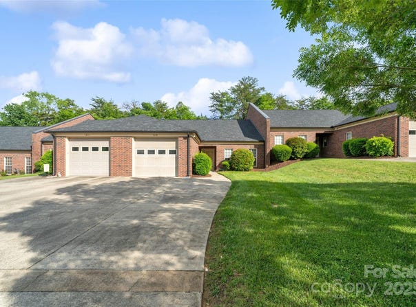 608 Camrose Circle NE, Concord, NC 28025