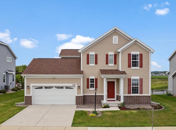 939 Lavender Way, DeForest, WI 53532-2918