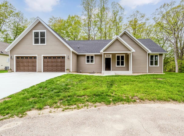 508 S Jameson Street, New Buffalo, MI 49117