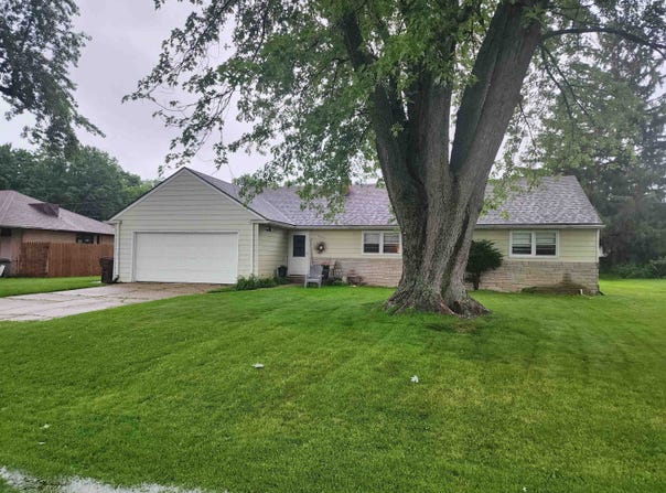 4906 Forest View, ROCKFORD, IL 61108