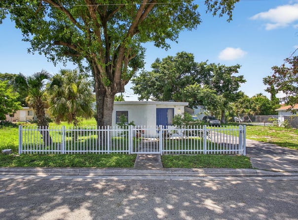 1181 W 32nd Street, Riviera Beach, FL 33404