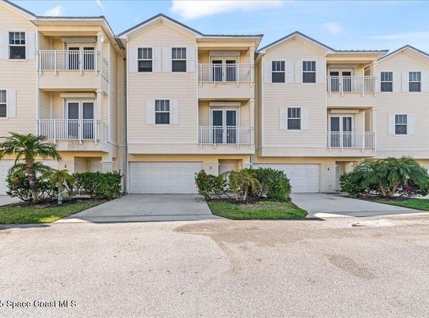 870 Vignoles Avenue NE, Palm Bay, FL 32905