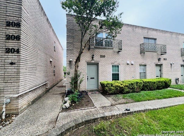 102 Ruelle Ln, San Antonio, TX 78209