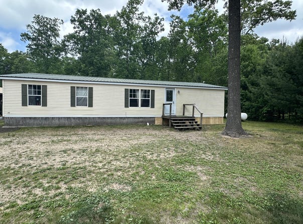 647 Hart Road, Wellston, MI 49689